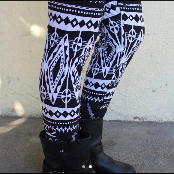 🧡 New Print Leggings 🧡 - Picture 1 of 9